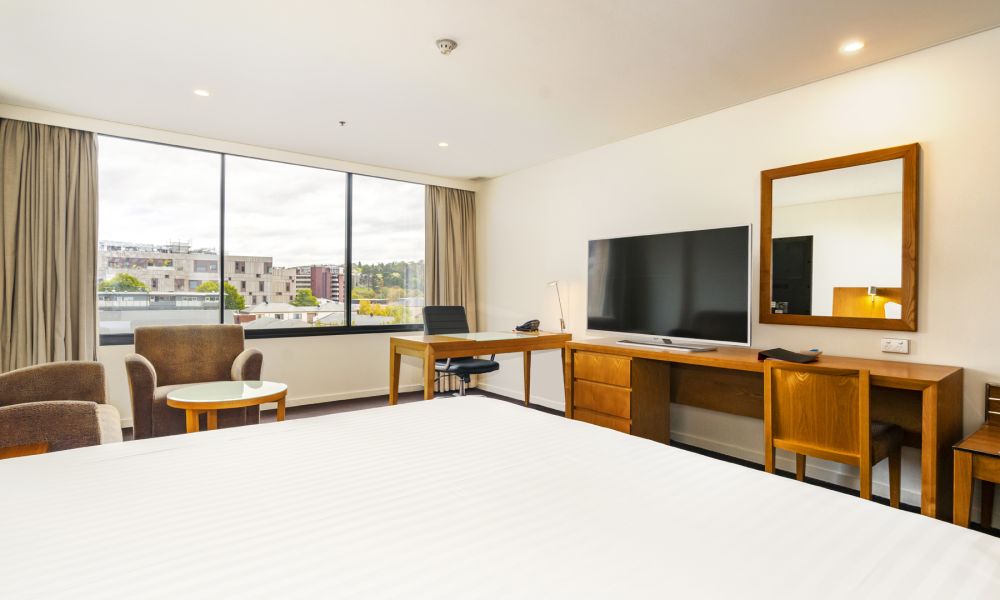 MOUNTAINSIDE ROOM